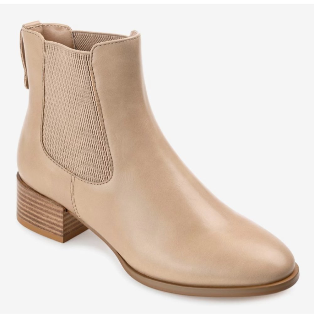NWT Journee Collection Chayse Bootie WOMENS SIZE 8